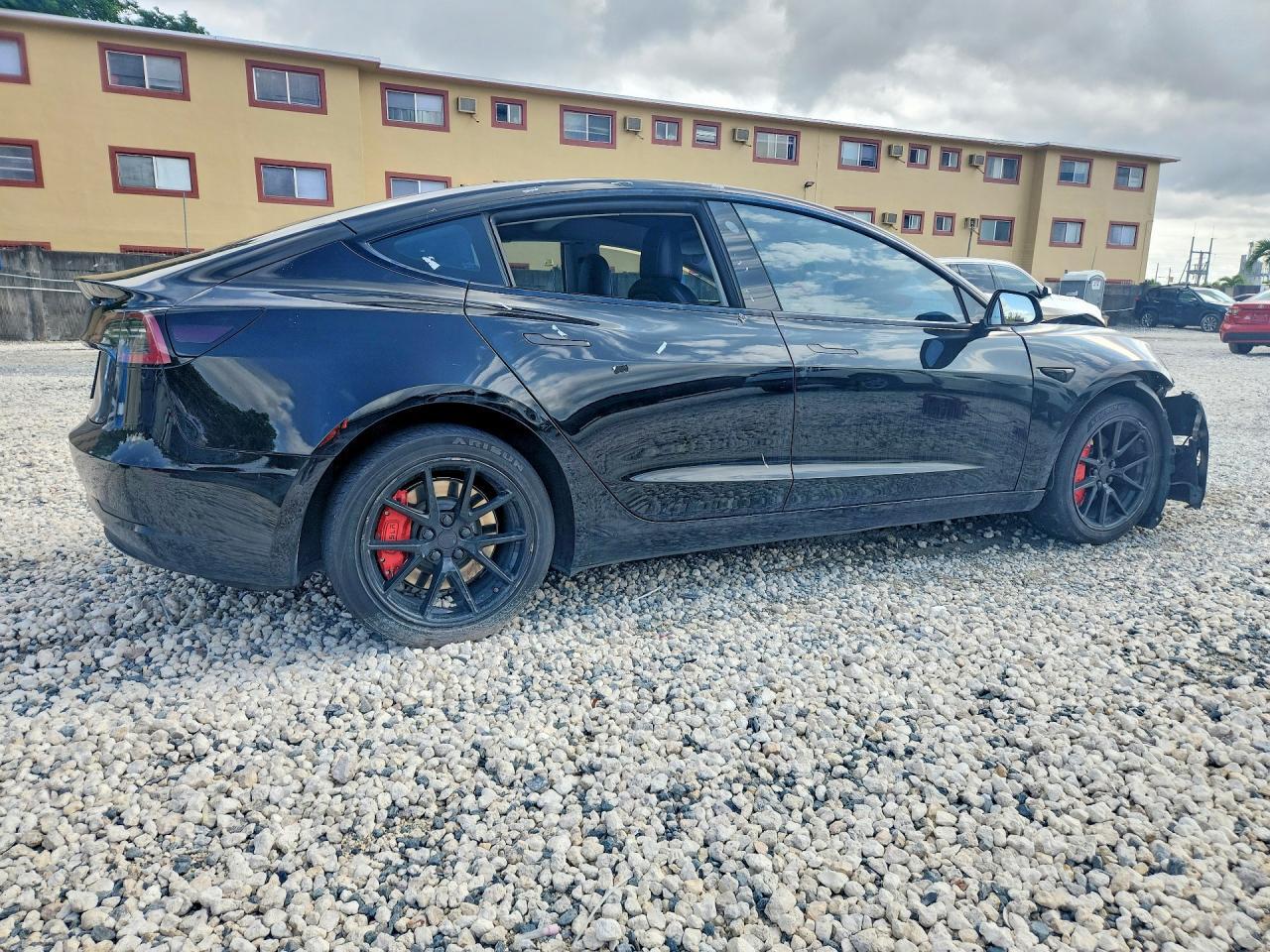 2022 Tesla Model 3 - zdjęcie 3