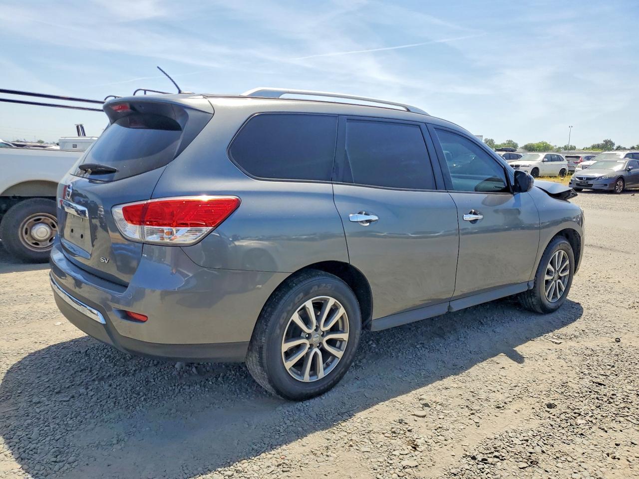2015 Nissan Pathfinder S - zdjęcie 3