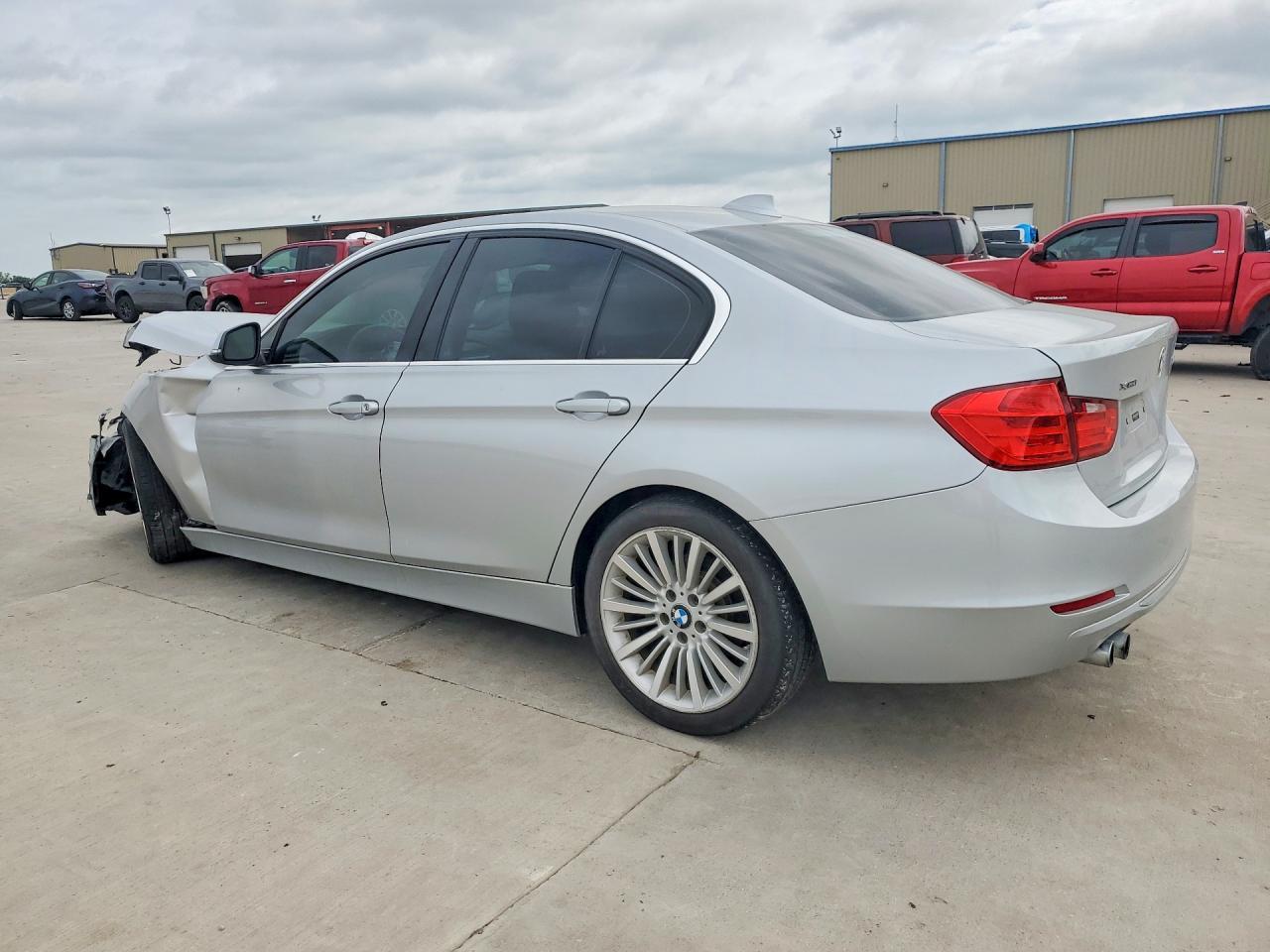 2013 BMW 328 Xi - zdjęcie 2