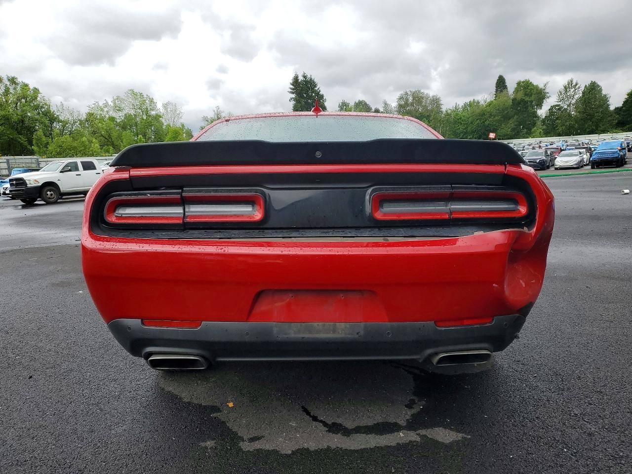2016 Dodge Challenger R - zdjęcie 6
