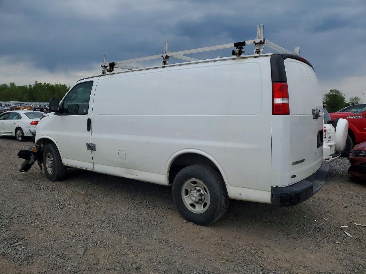 2017 Chevrolet Express G2500 - zdjęcie 2
