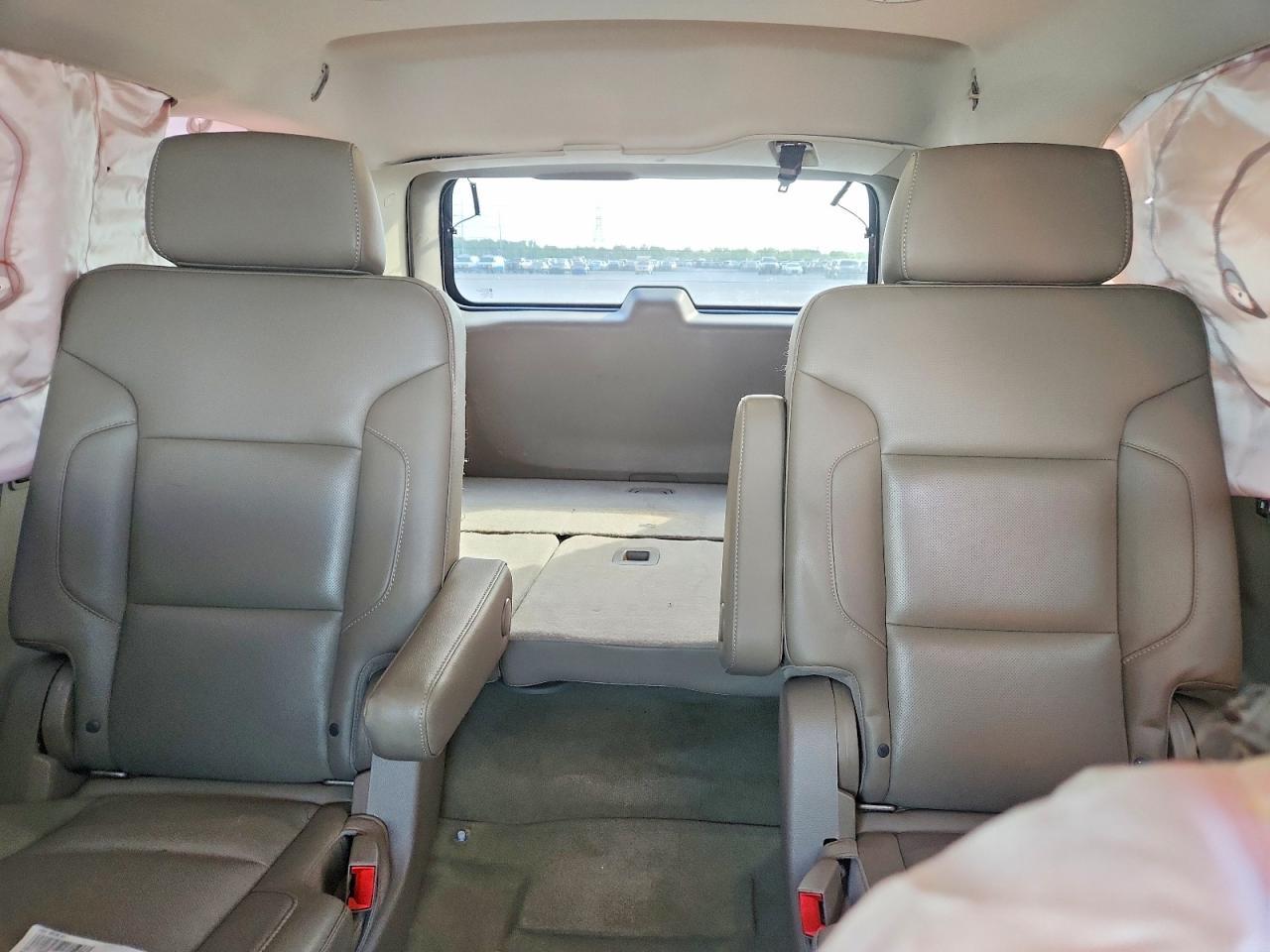 2017 Chevrolet Tahoe C1500 Premier - zdjęcie 10