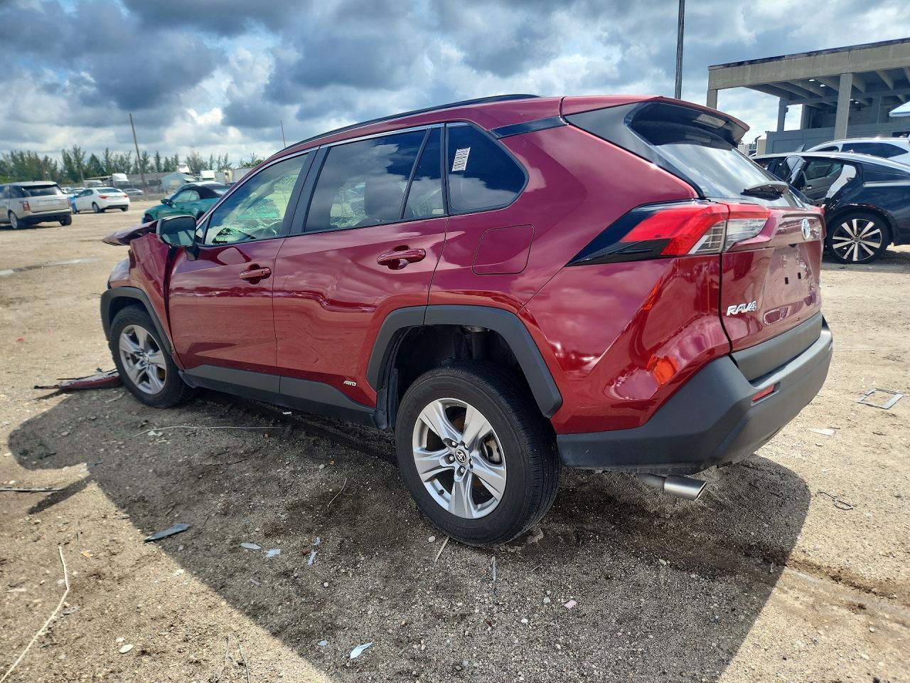 2023 Toyota Rav4 Le - zdjęcie 2