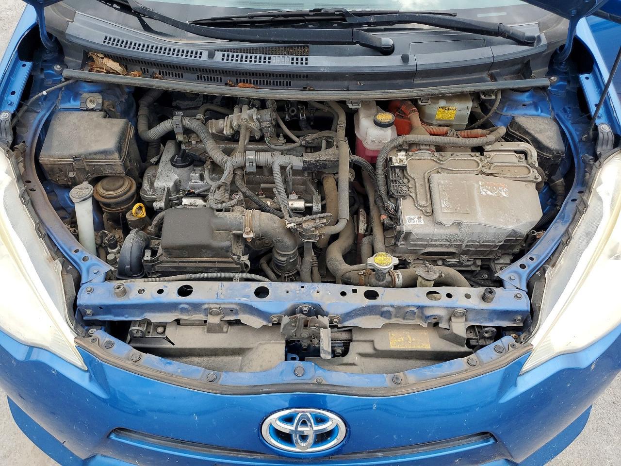 2013 Toyota Prius C Two - zdjęcie 11