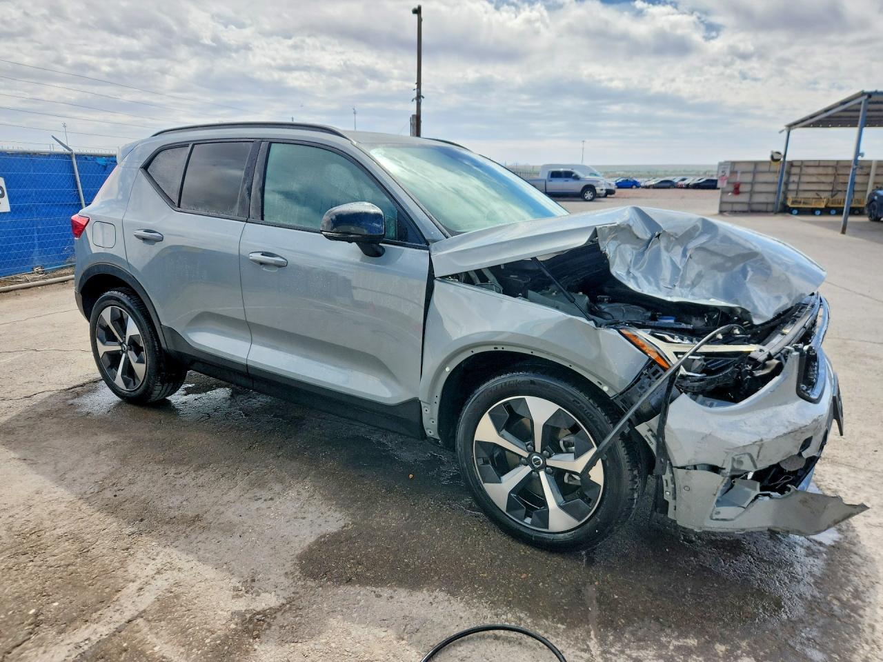 Volvo XC40 - zdjęcie 4