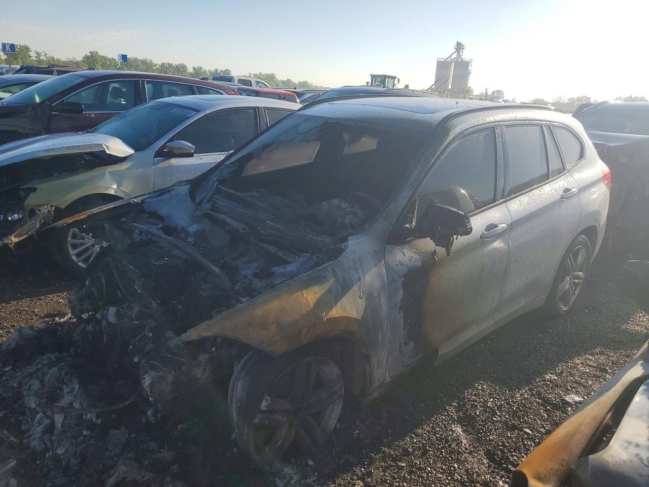 2017 BMW X1 xDrive28I - zdjęcie główne