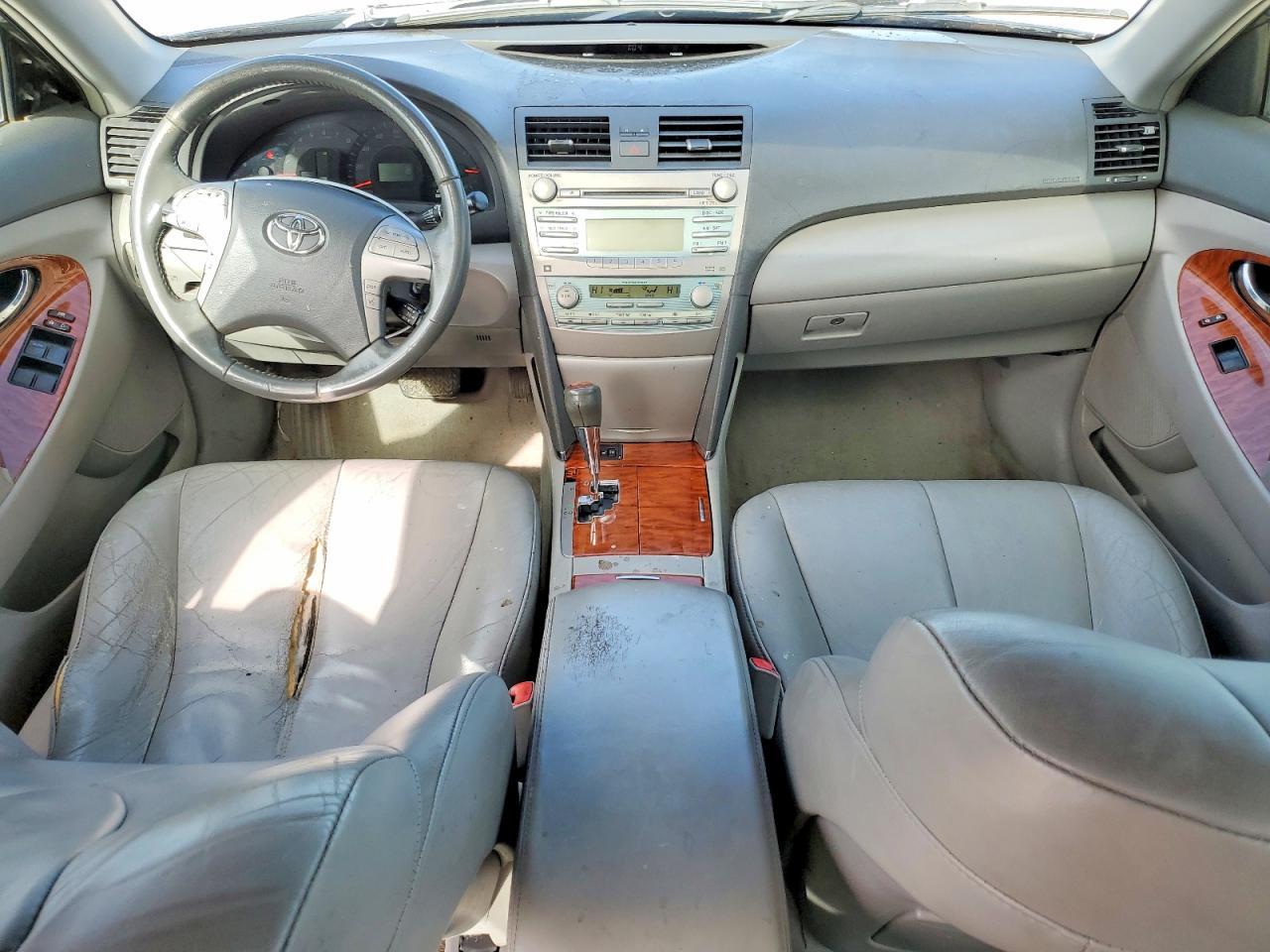 2024 Toyota Camry Xle V6 - zdjęcie 8