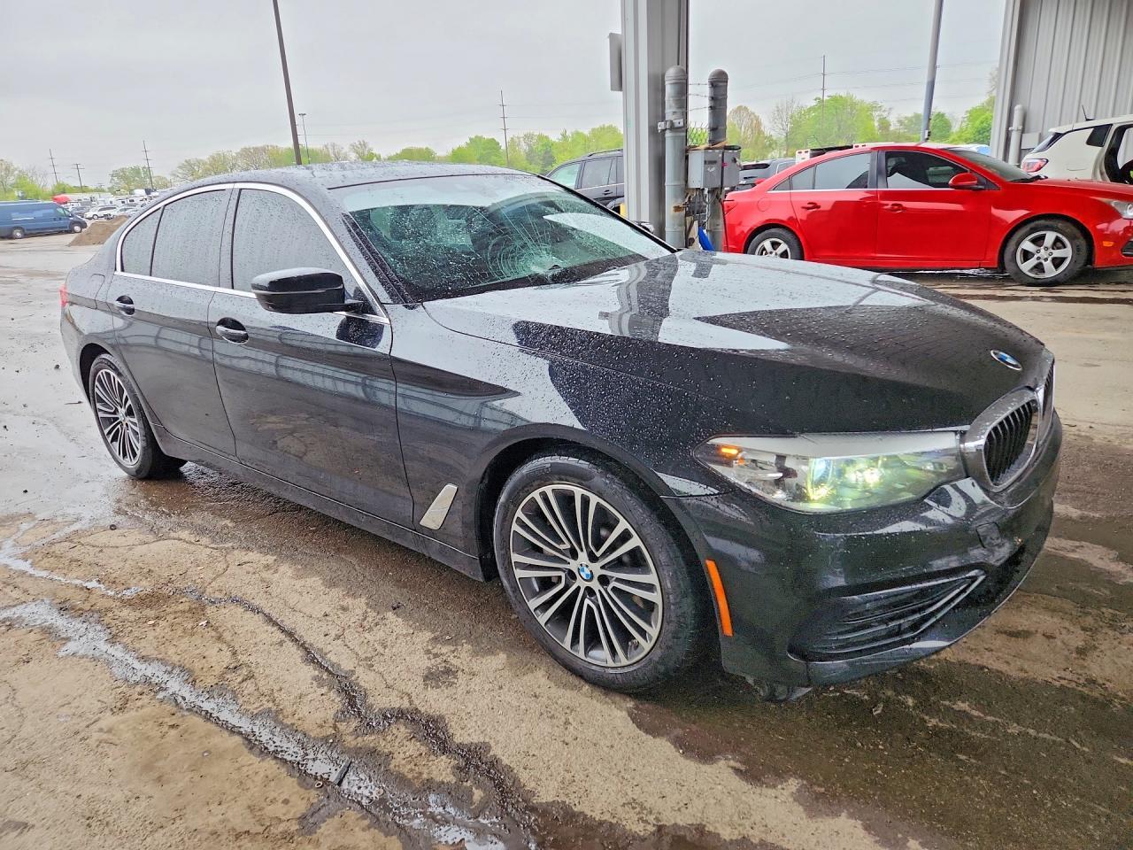 2019 BMW 530 I - zdjęcie 4