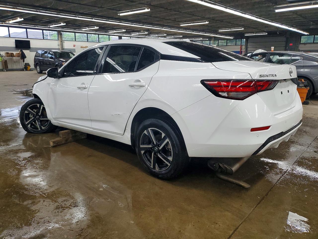 2024 Nissan Sentra Sv - zdjęcie 2