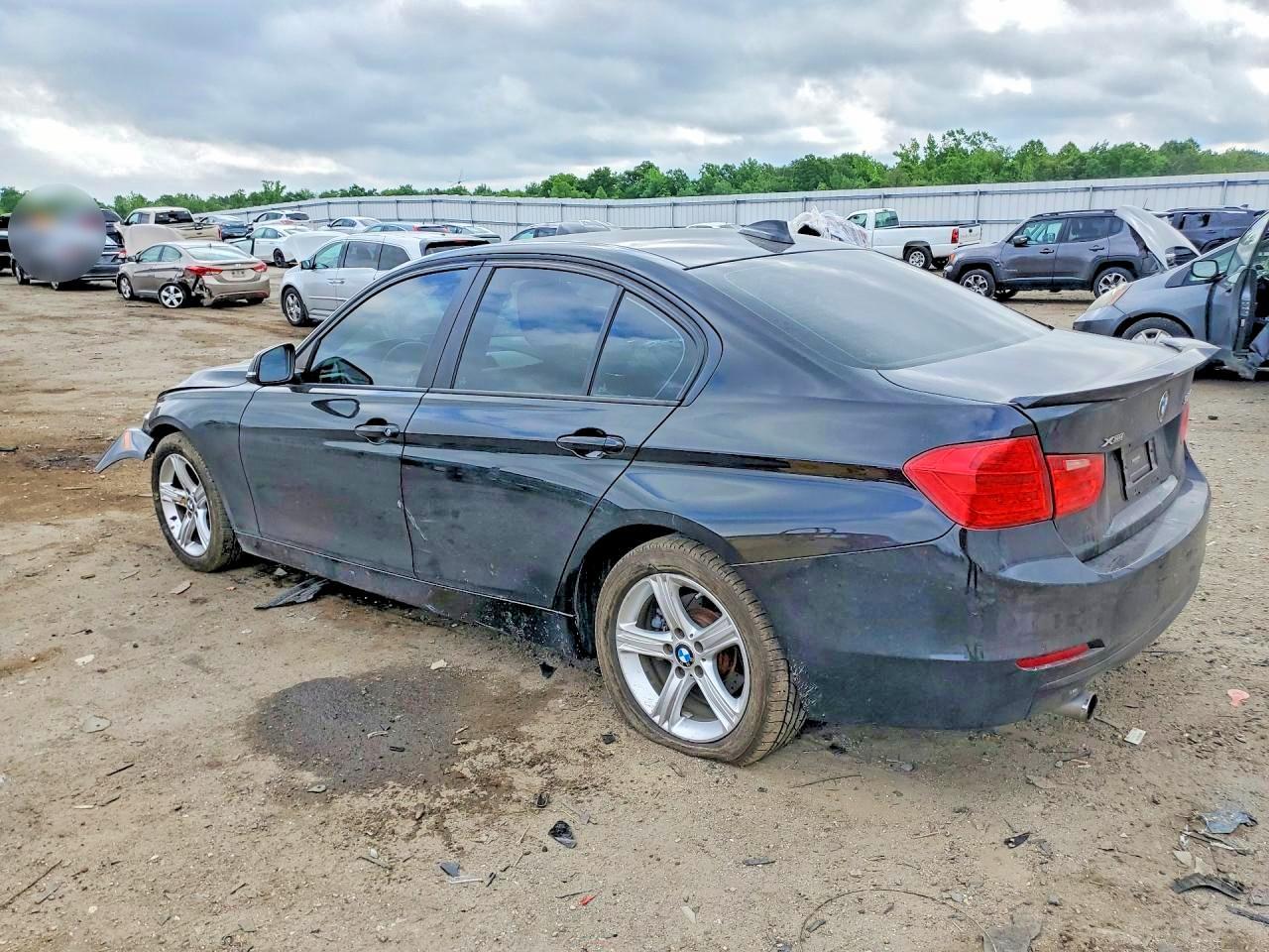 2013 BMW 320 I xDrive - zdjęcie 2