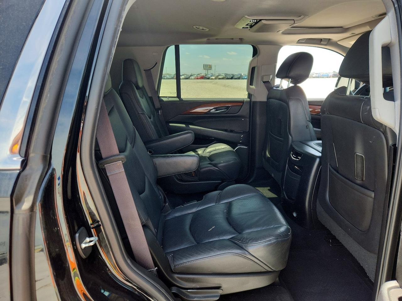 2016 Cadillac Escalade Luxury - zdjęcie 11