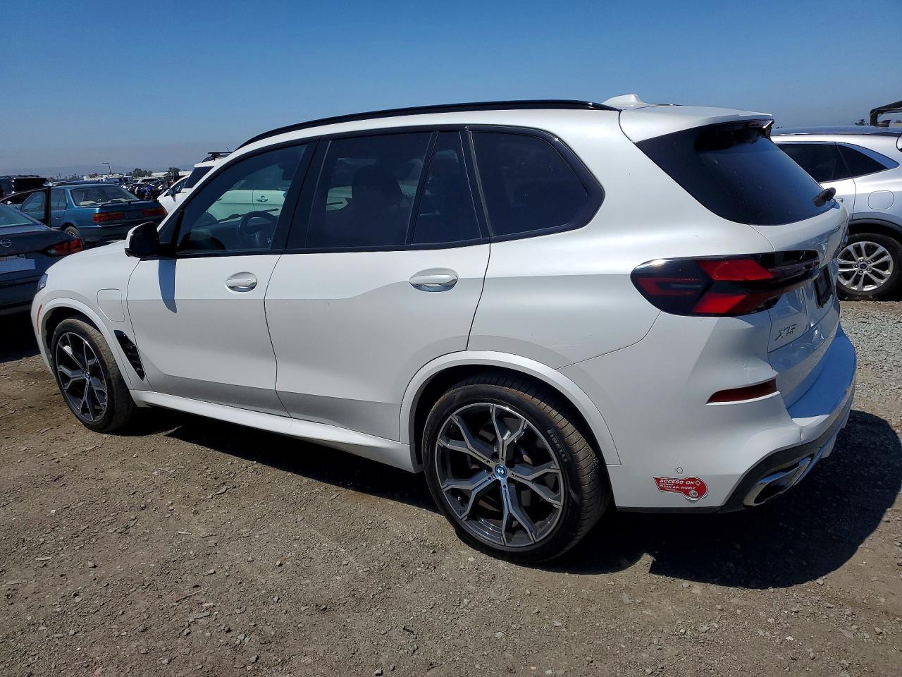 2024 BMW X5 xDrive50E - zdjęcie 2