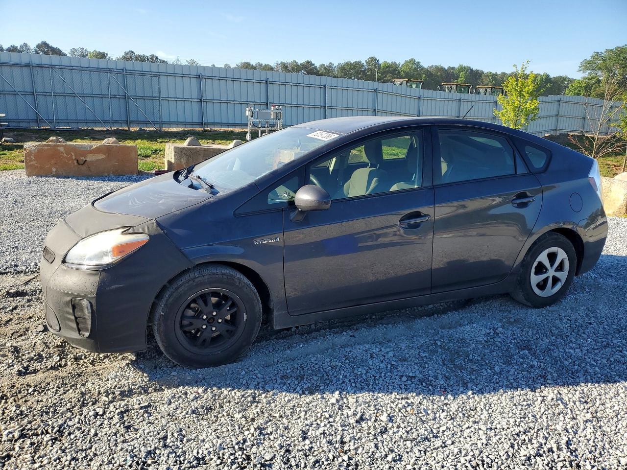 2014 Toyota Prius Two - zdjęcie główne