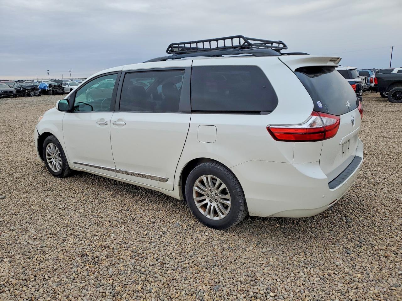 2015 Toyota Sienna Xle 8-Passenger - zdjęcie 2