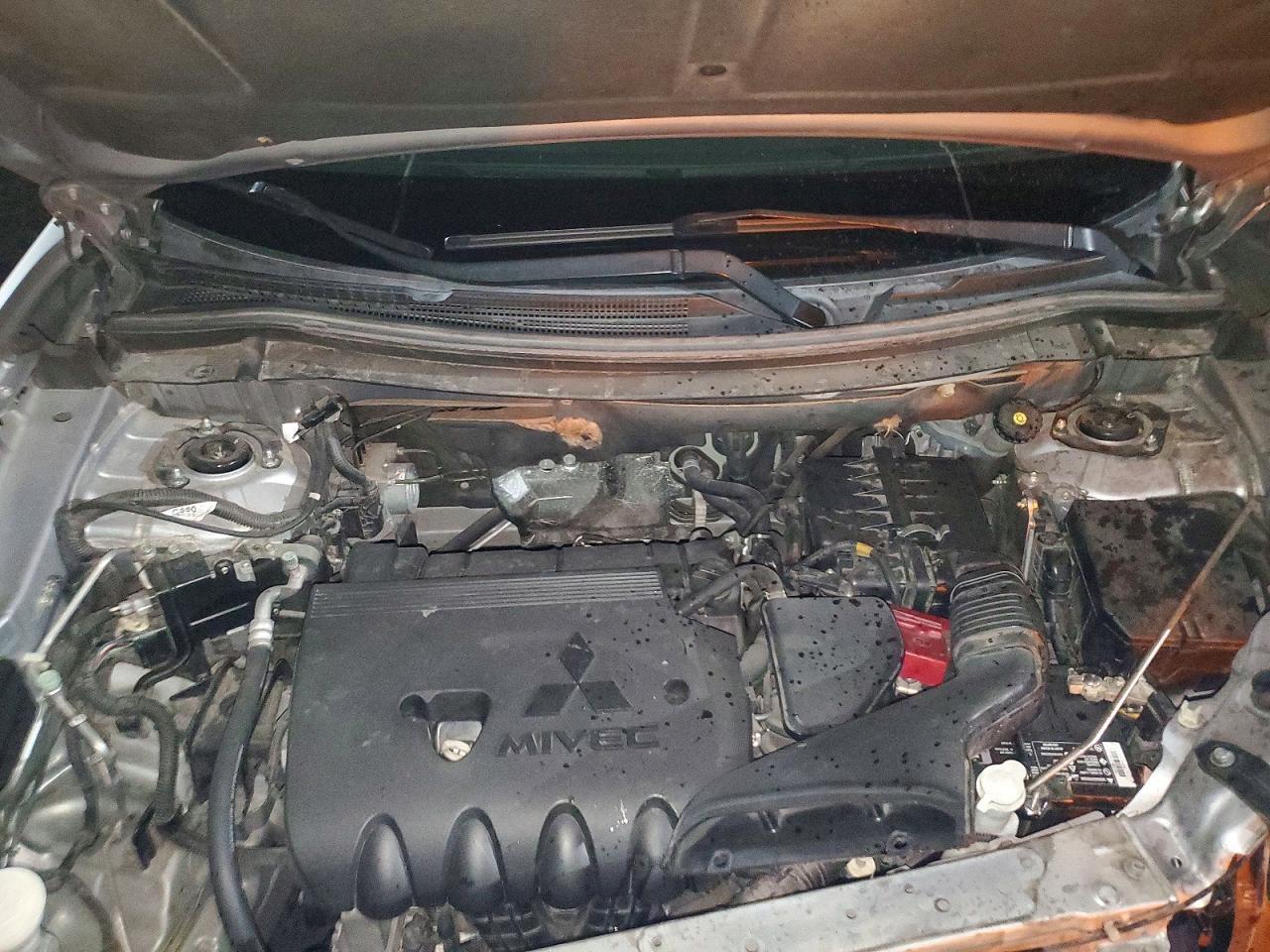 2015 Mitsubishi Outlander Es - zdjęcie 12