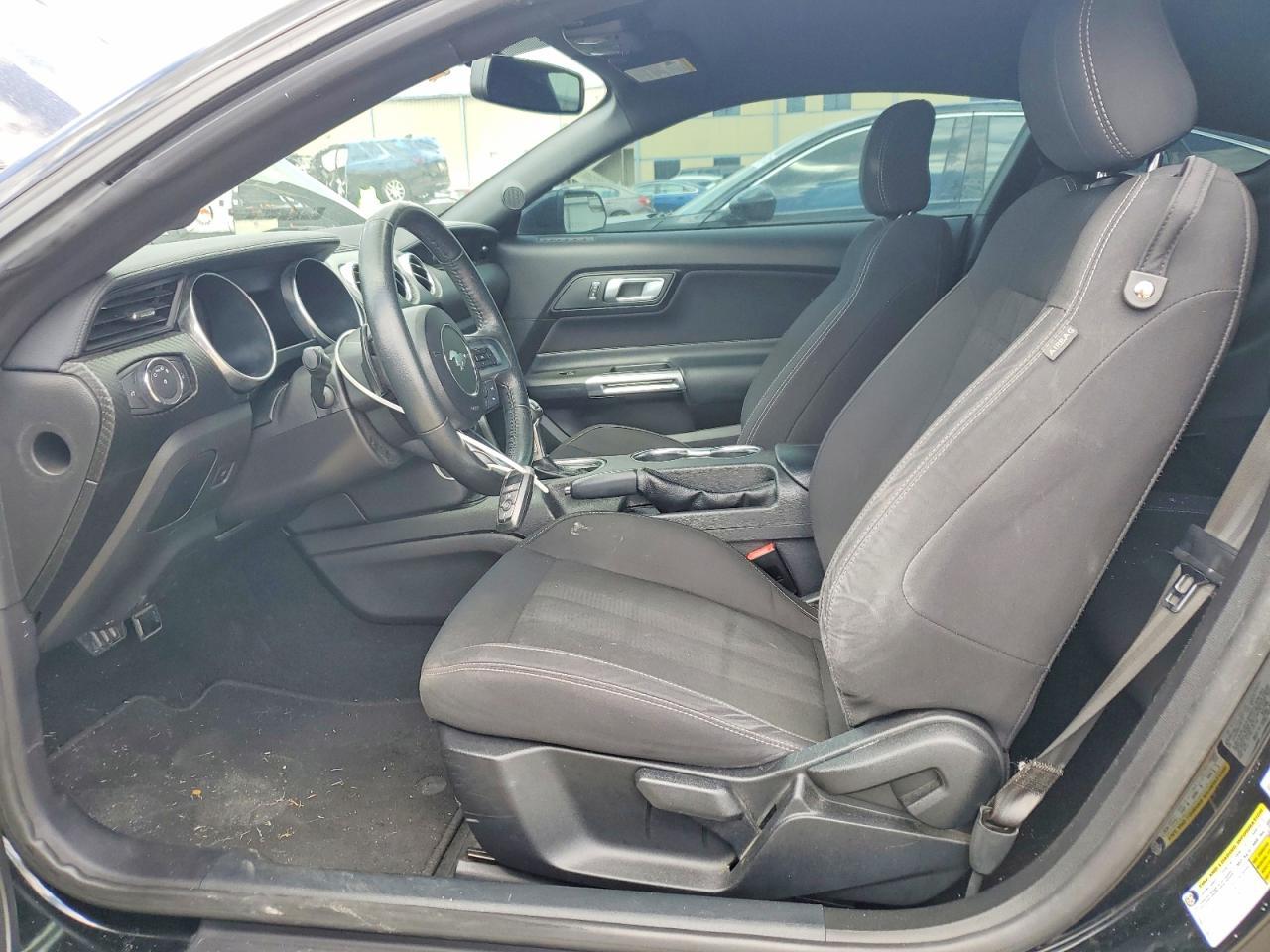 2019 Ford Mustang - zdjęcie 7