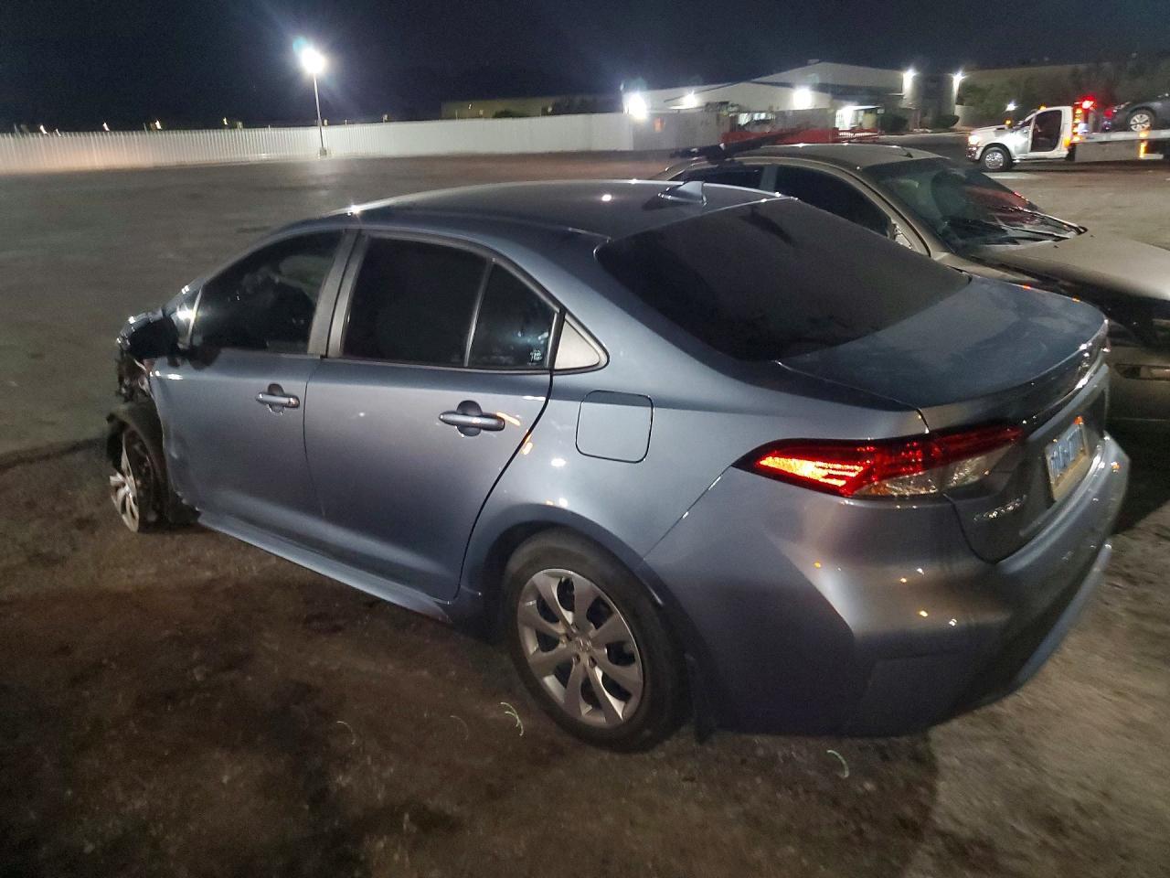 2021 Toyota Corolla Le - zdjęcie 2