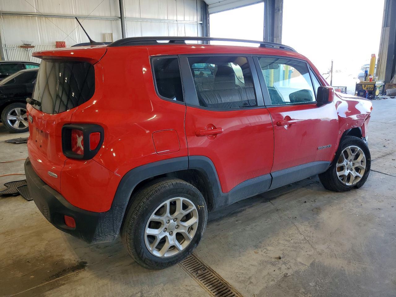 2016 Jeep Renegade Latitude - zdjęcie 3