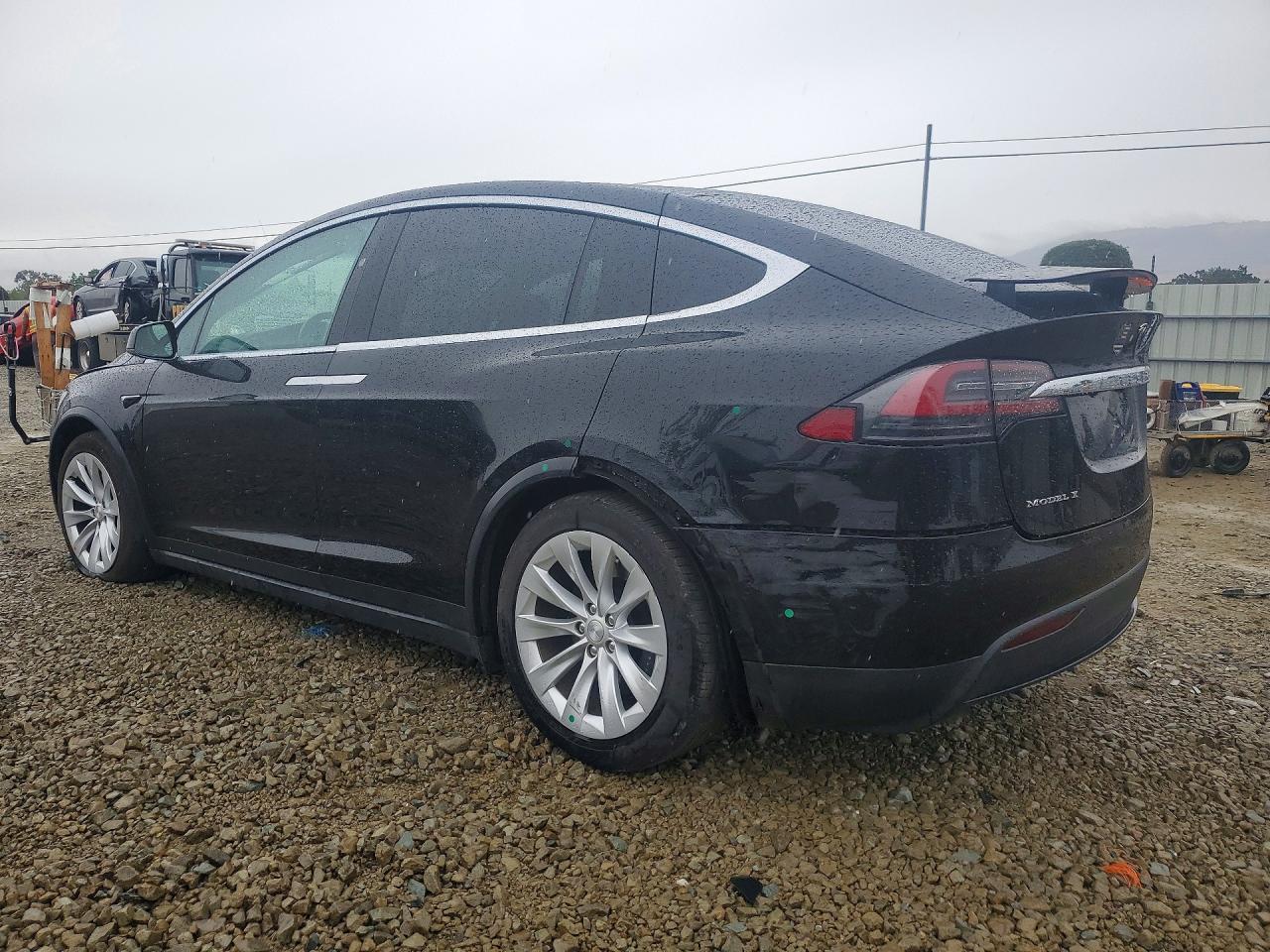 2017 Tesla Model X - zdjęcie 2