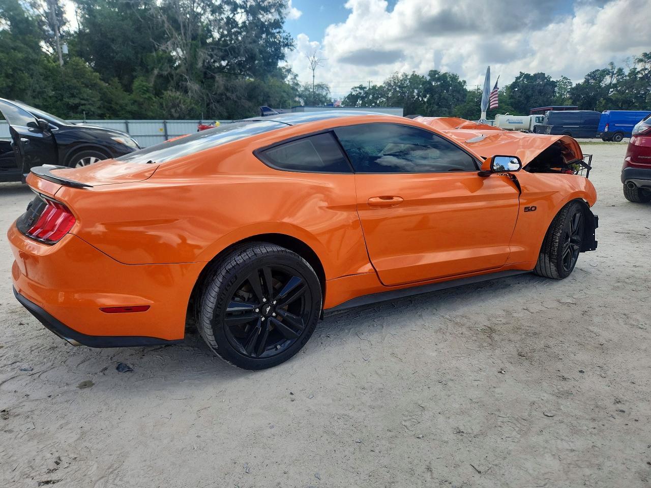 2020 Ford Mustang Gt - zdjęcie 3