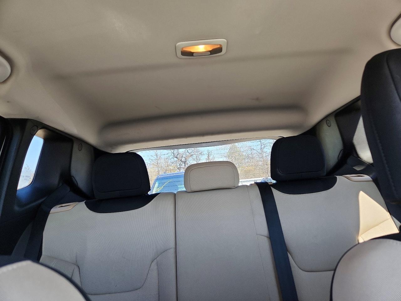 2015 Jeep Renegade Latitude - zdjęcie 10