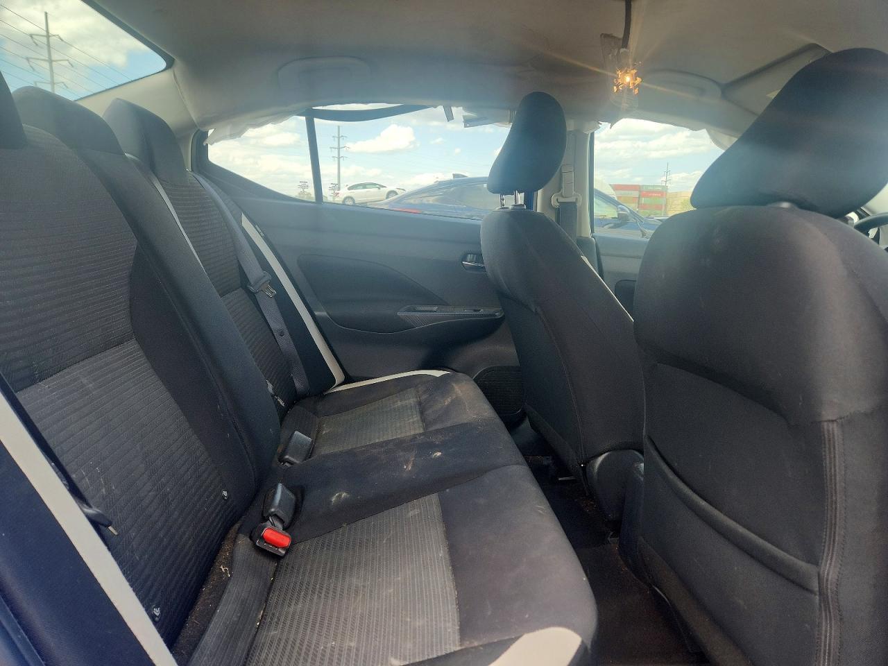 2022 Nissan Versa Sv - zdjęcie 11