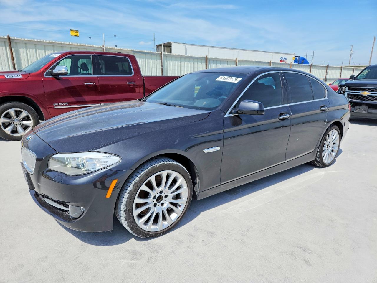 2013 BMW 550 - zdjęcie główne