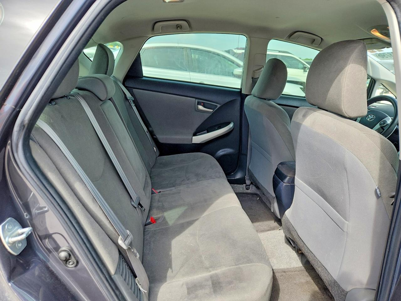 2014 Toyota Prius Two - zdjęcie 10