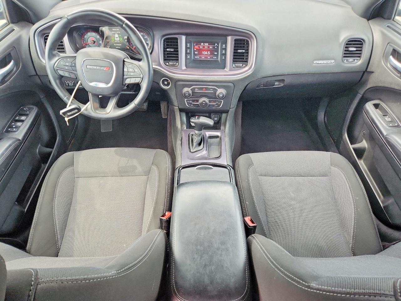 2016 Dodge Charger - zdjęcie 8