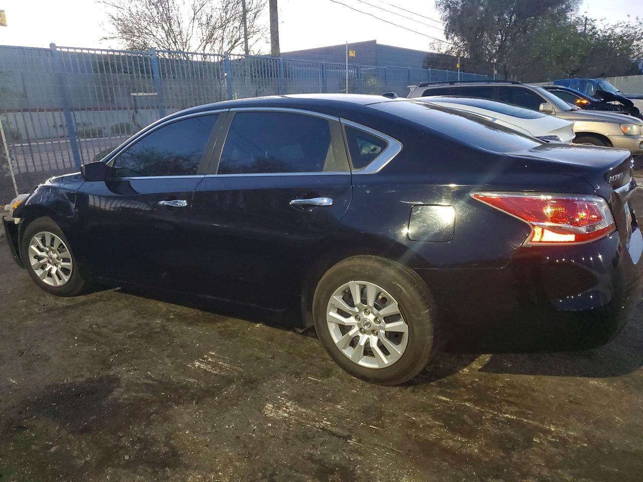 2015 Nissan Altima 2.5 S - zdjęcie 2
