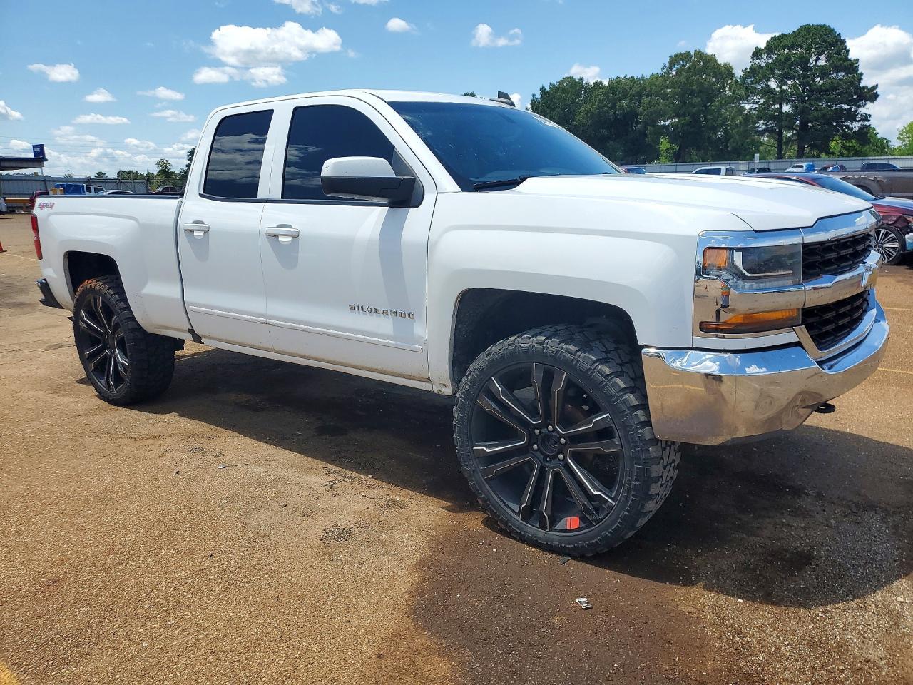 2017 Chevrolet Silverado K1500 Lt - zdjęcie 4
