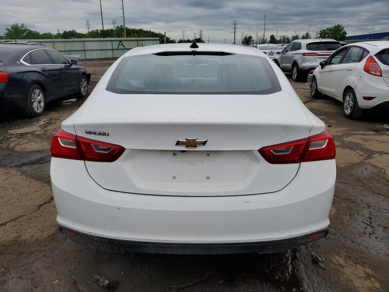 2018 Chevrolet Malibu Ls - zdjęcie 6