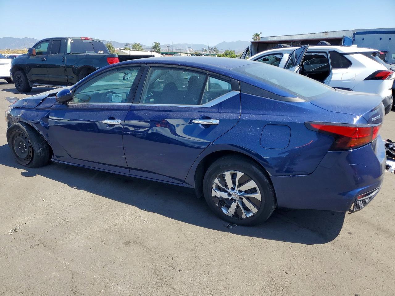 2021 Nissan Altima S - zdjęcie 2