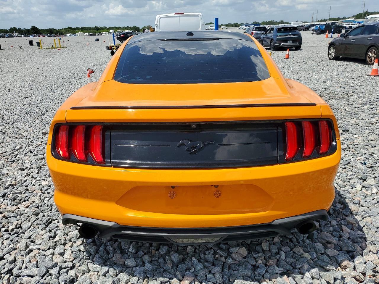 2019 Ford Mustang - zdjęcie 6