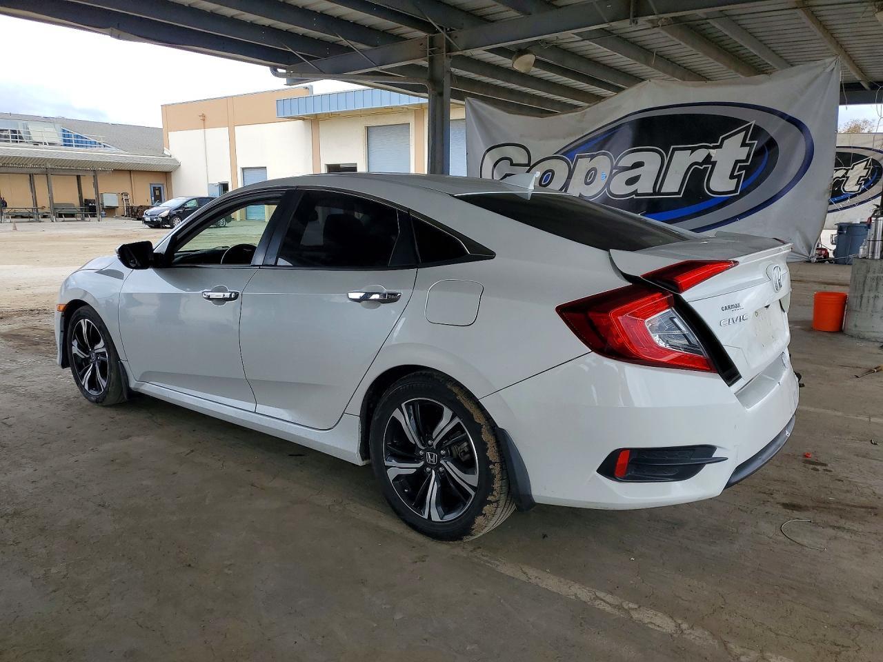 2017 Honda Civic Touring - zdjęcie 2