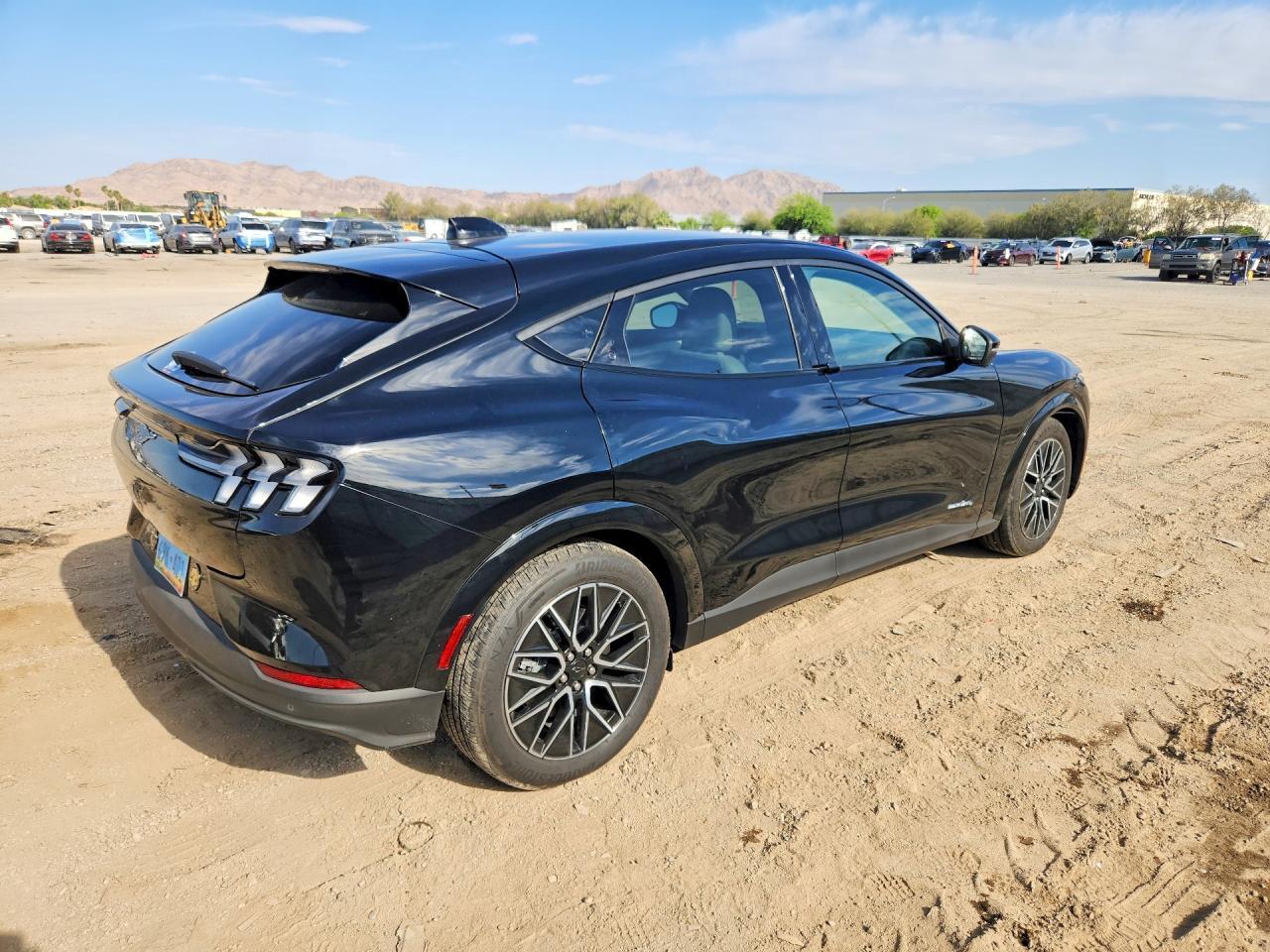 2025 Ford Mustang Mach-E Premium - zdjęcie 3