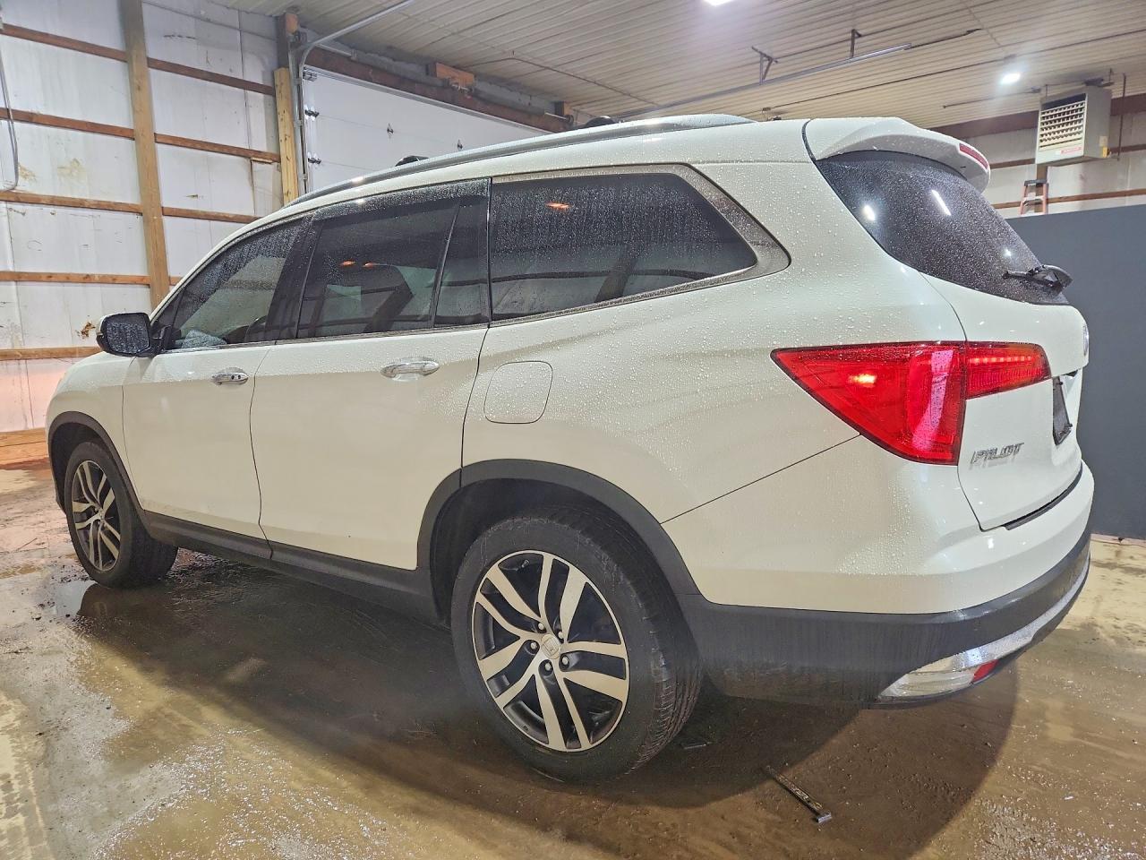 2018 Honda Pilot Touring - zdjęcie 2