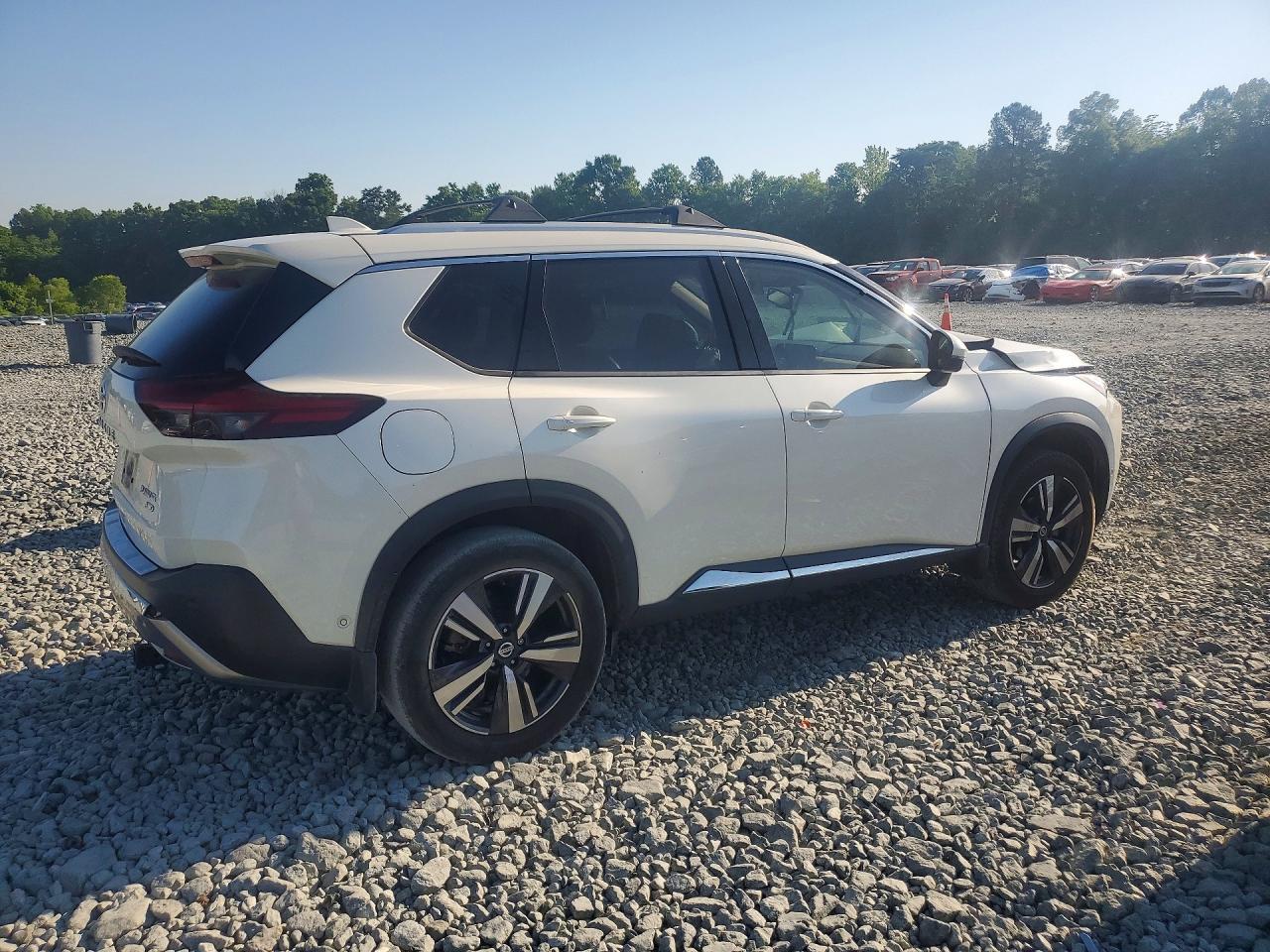 2021 Nissan Rogue Platinum - zdjęcie 3