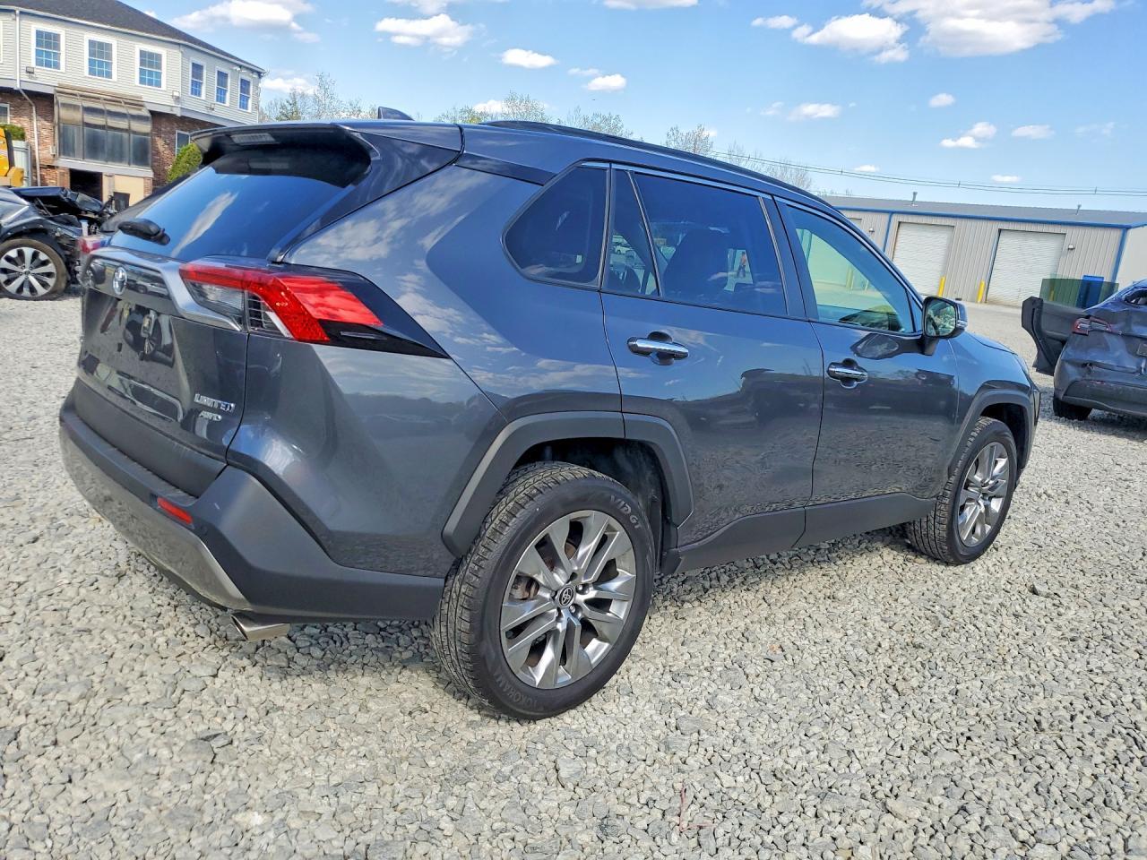 2023 Toyota Rav4 Limited - zdjęcie 3