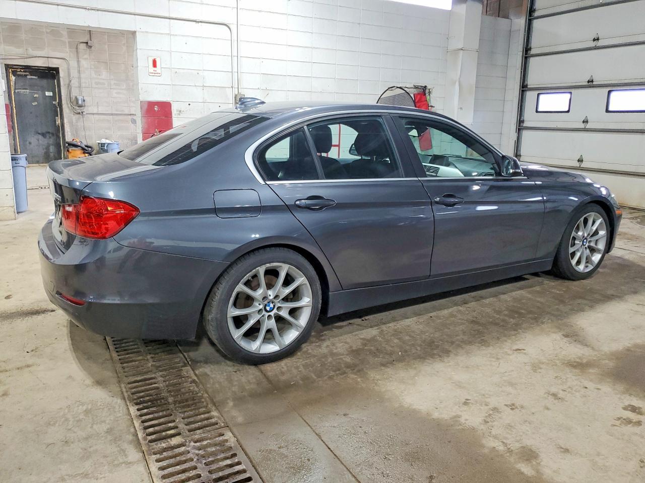2015 BMW 320 I - zdjęcie 3