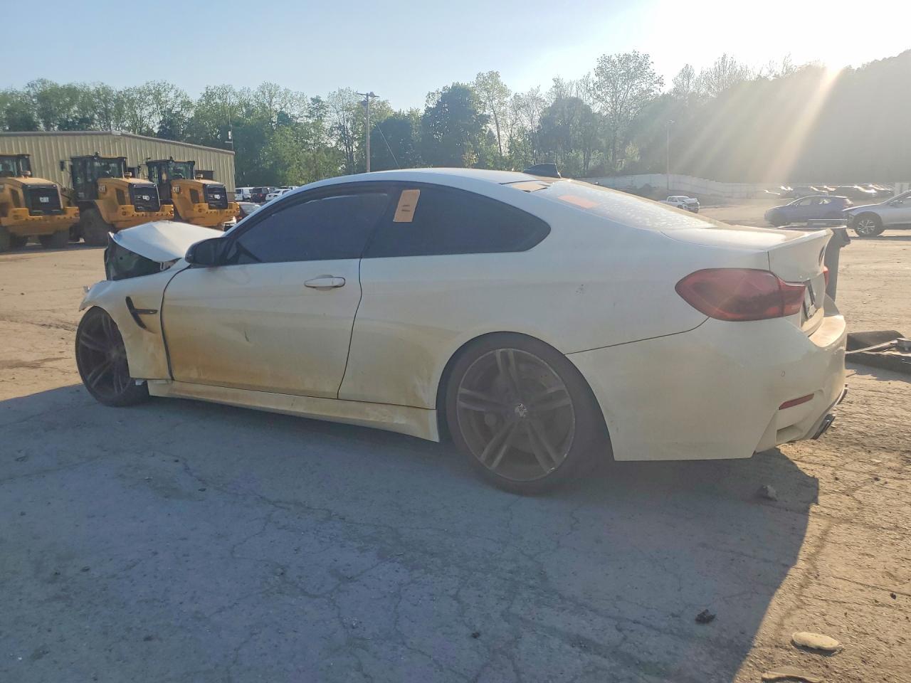 2016 BMW M4 - zdjęcie 2
