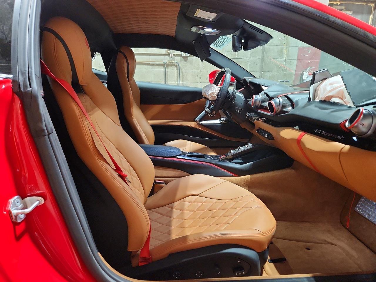 2020 Ferrari 812 Superfast - zdjęcie 10