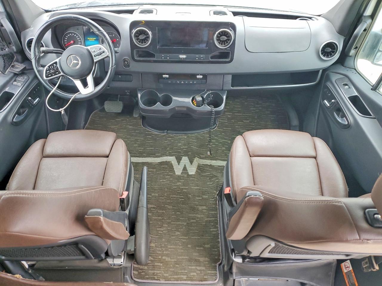2022 Winnebago Sprinter 3 - zdjęcie 8
