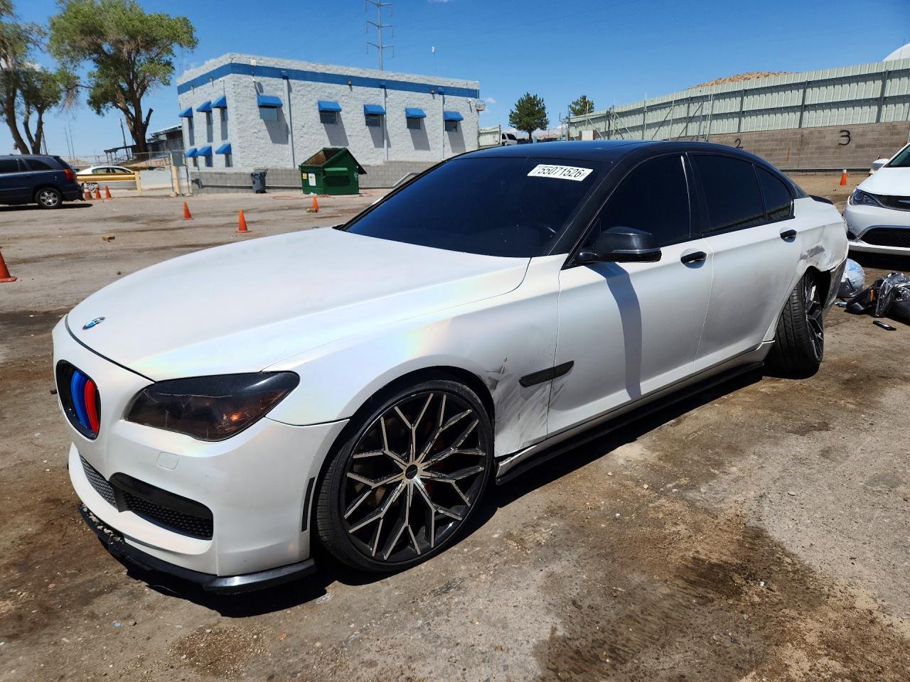 2013 BMW 740 I - zdjęcie główne