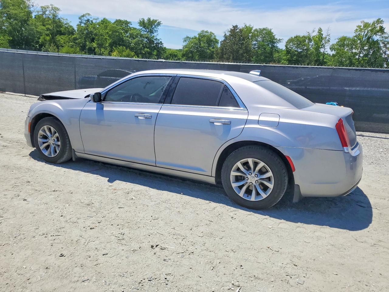 2016 Chrysler 300 Limited - zdjęcie 2