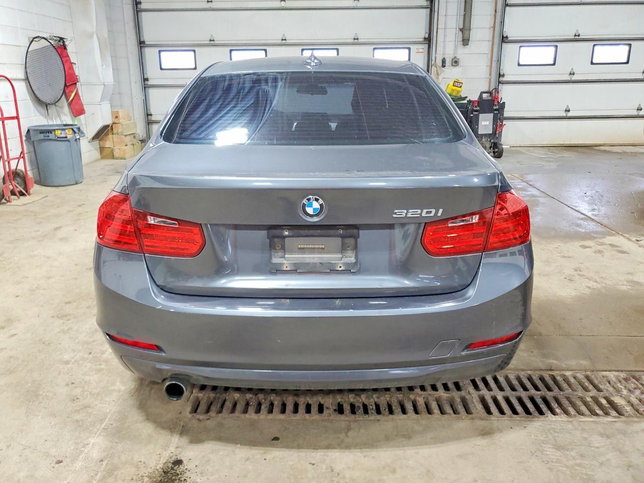 2015 BMW 320 I - zdjęcie 6