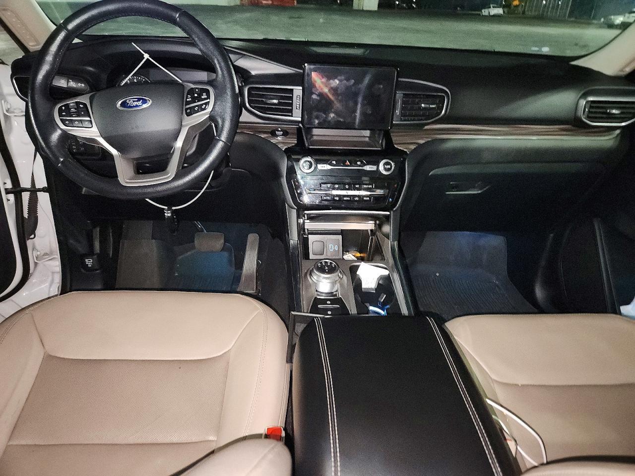 2021 Ford Explorer Limited - zdjęcie 8