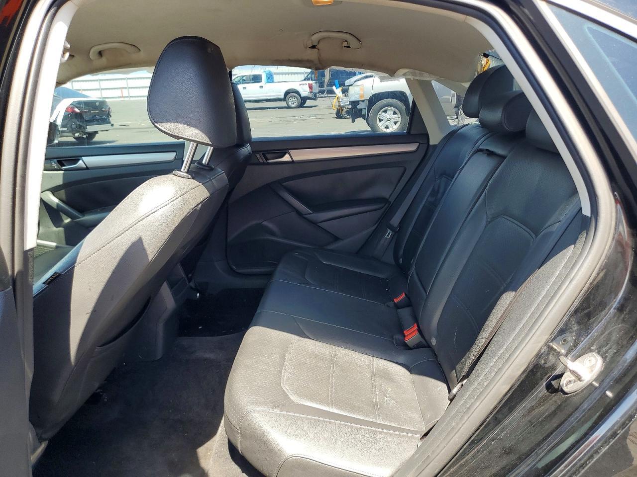 2015 Volkswagen Passat S - zdjęcie 10
