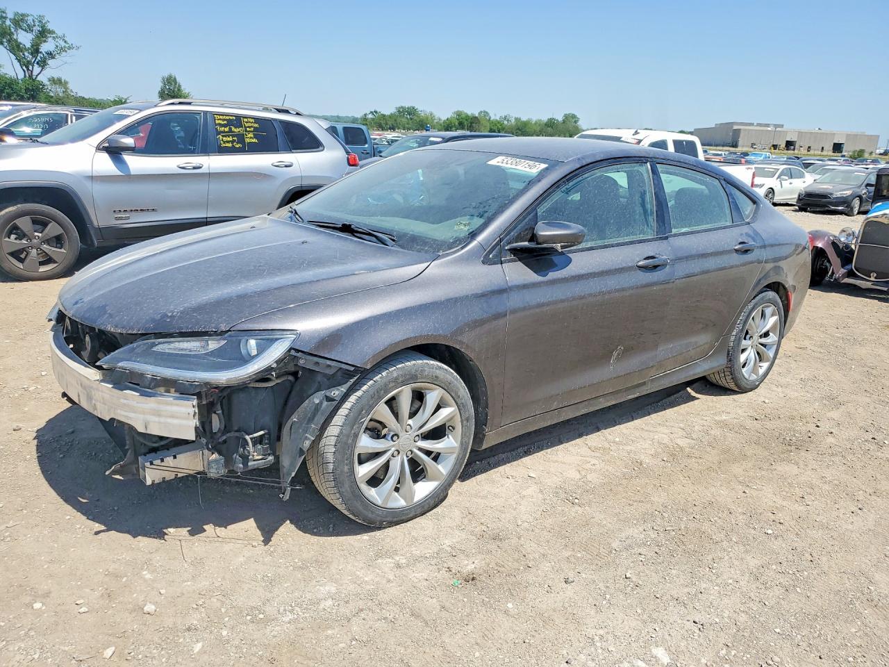 2015 Chrysler 200 S - zdjęcie główne
