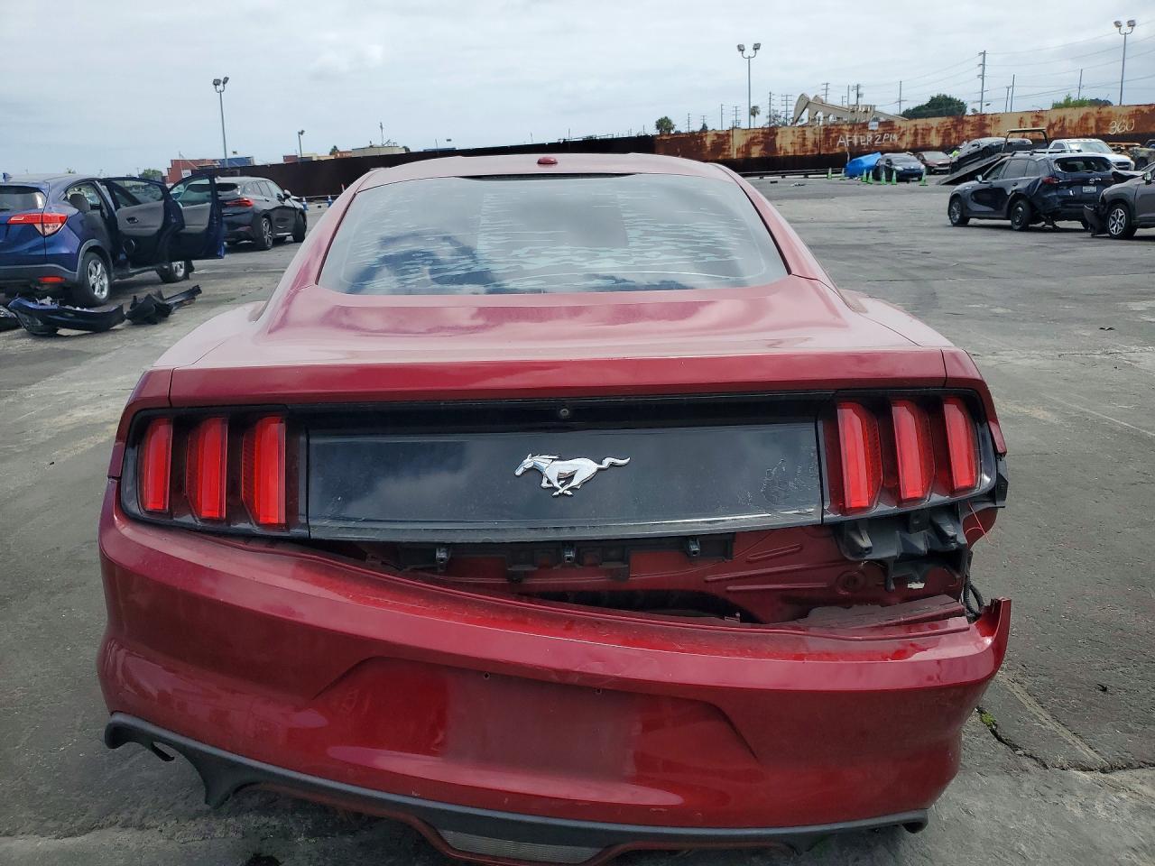 2015 Ford Mustang - zdjęcie 6